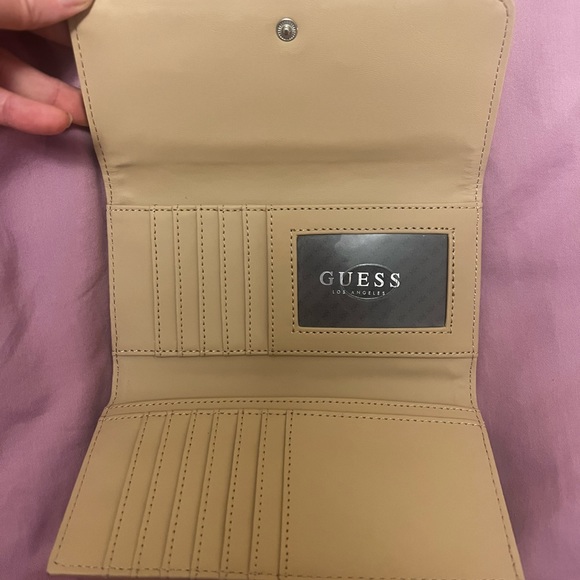 Blush / Rose Guess Wallet - Picture 3 of 9